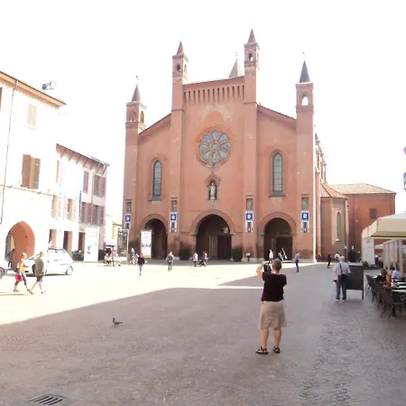 Via Pertinace 1 - Alba (Piedmont)
