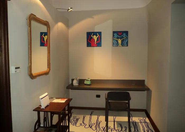 Via Pertinace 1 - * 알바